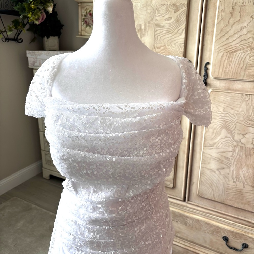 NEW, White Dress, Wedding Dress w Sequins, Detachable Train, NWOT, Size M/8 - Picture 3 of 15